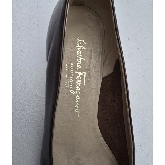 SALVATORE FERRAGAMO BOUTIQUE VARA Pumps Bronze Leather Bow Low Heel 9 AA ITALY - Picture 5 of 11